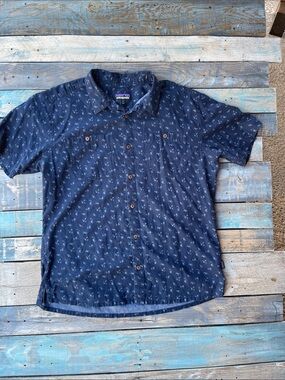 Patagonia Hemp Organic Cotton Blend Navy Short-Sleeve Button-Down with Subtle